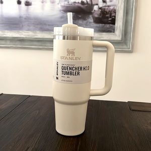 NWT Stanley 30oz Cream The Flowstate Quencher H2.O Tumbler